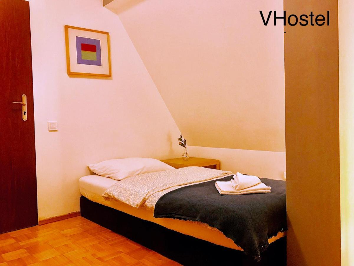 V Hostel Warsaw Exterior photo